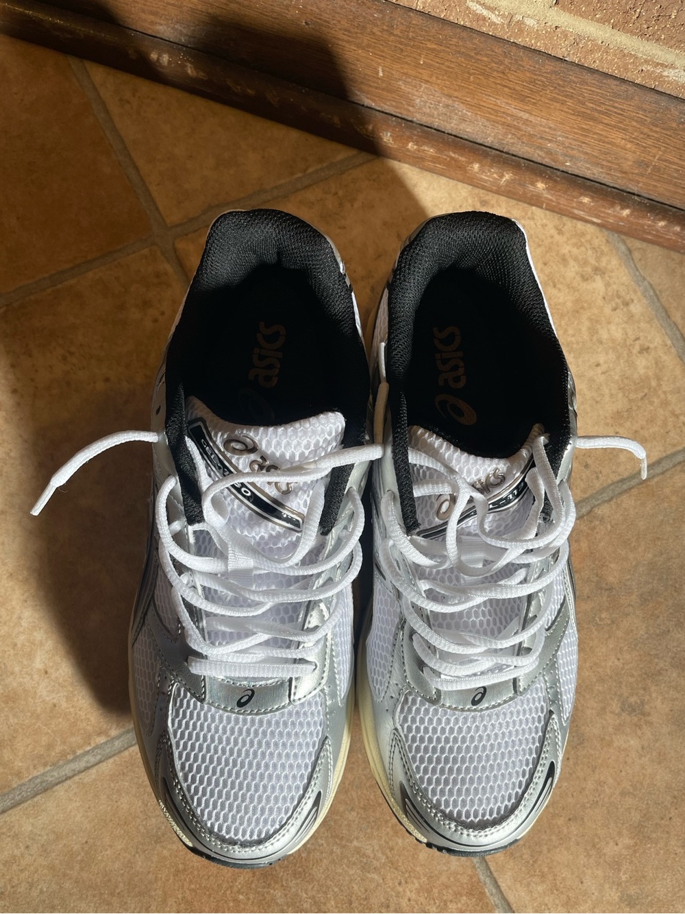 Asics White Silver Black Athletic Running Shoes - Picture 6 of 7